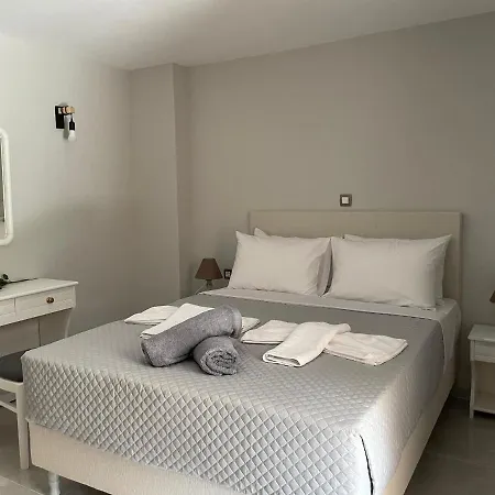 Arian ארגוסטולי