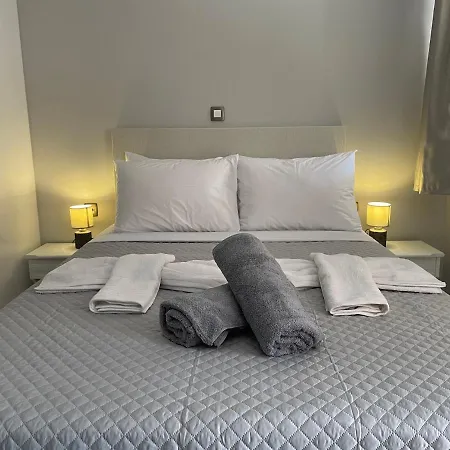 Arian ארגוסטולי