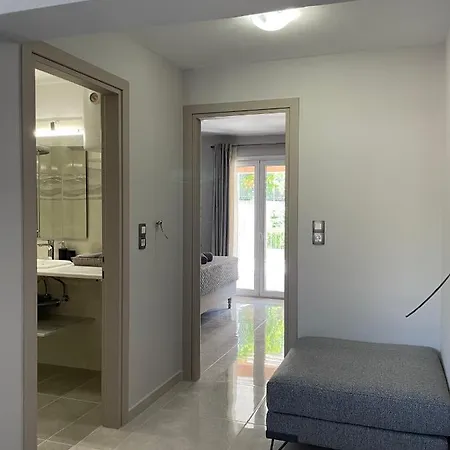 דירה Arian ארגוסטולי