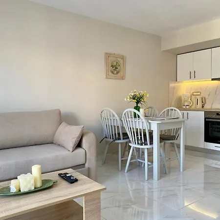 Arian * ארגוסטולי