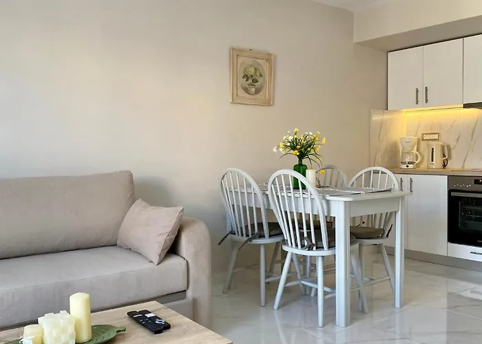 Arian * アルゴストリオン