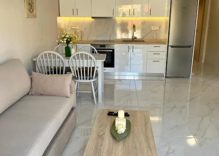 Arian アパート アルゴストリオン