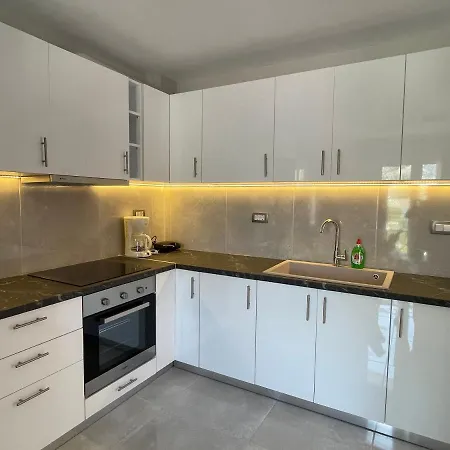 Arian Apartment *